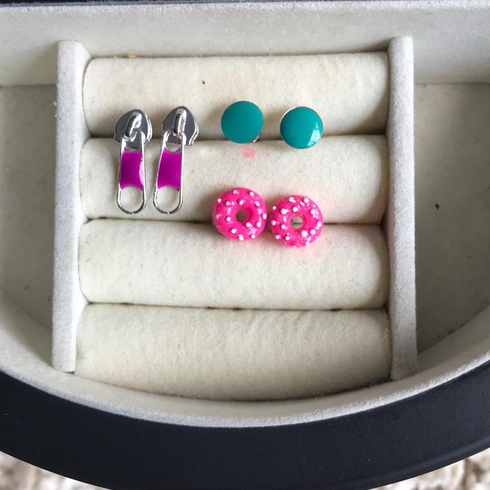 Three-piece earring set
